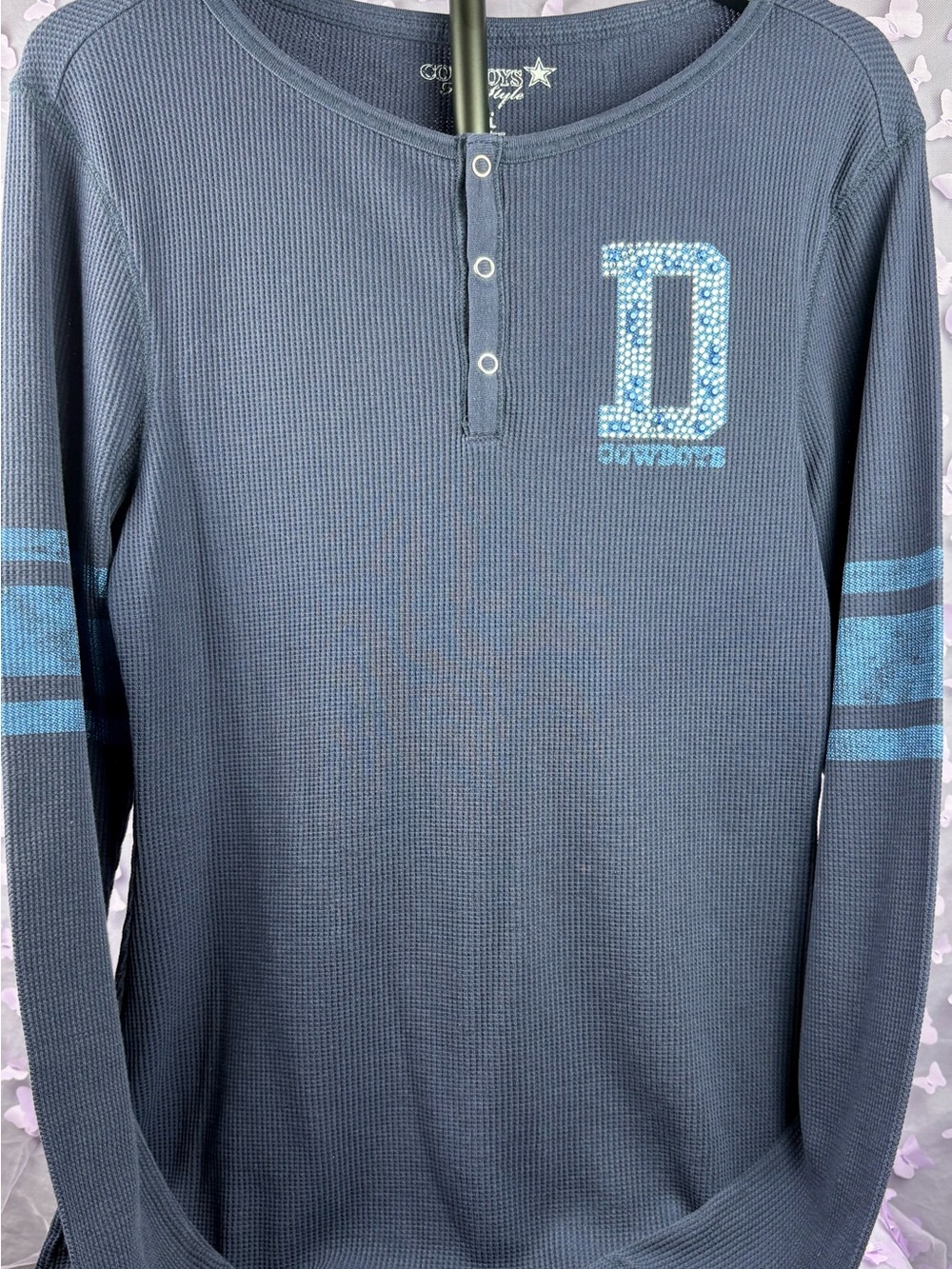 Women’s Long-Sleeve Dallas Cowboys Henley Shirt in Navy.